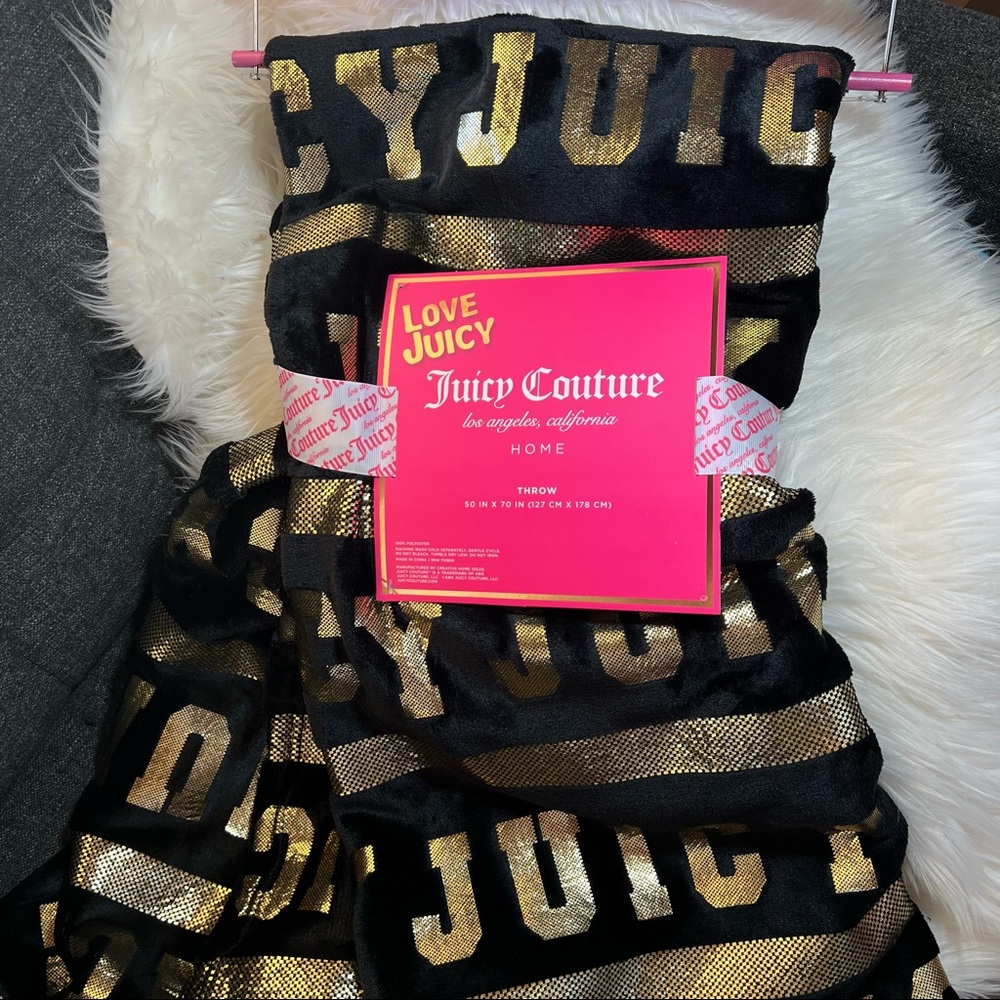 ‼️PRICE DROP‼️ Juicy Couture lux home throw.